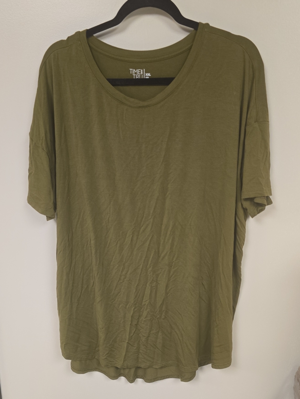 Time and Tru Olive Scoop Neck Short Sleeve Tee